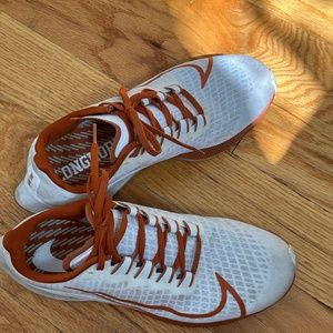 Unisex Nike White Texas Longhorns Pegasus 37 Running Shoes